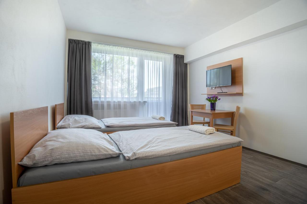 Apartmany A Studia Zamecky Park Litvínov Exteriör bild